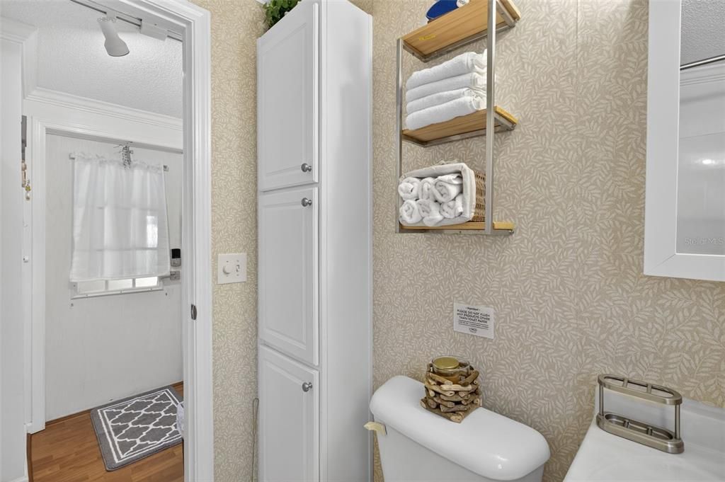 For Sale: $84,000 (1 beds, 1 baths, 404 Square Feet)