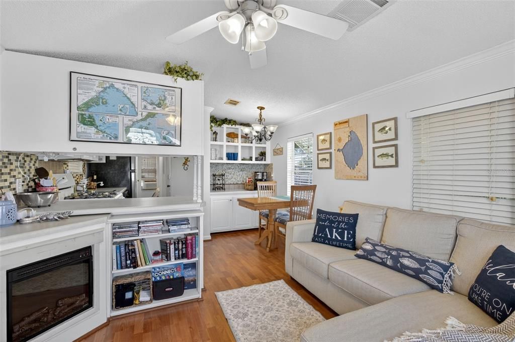 For Sale: $84,000 (1 beds, 1 baths, 404 Square Feet)