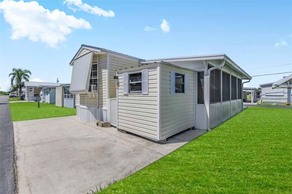 For Sale: $84,000 (1 beds, 1 baths, 404 Square Feet)