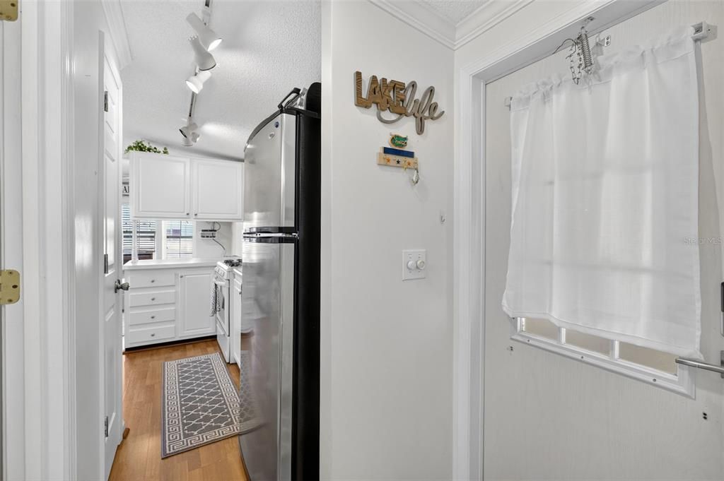 For Sale: $84,000 (1 beds, 1 baths, 404 Square Feet)