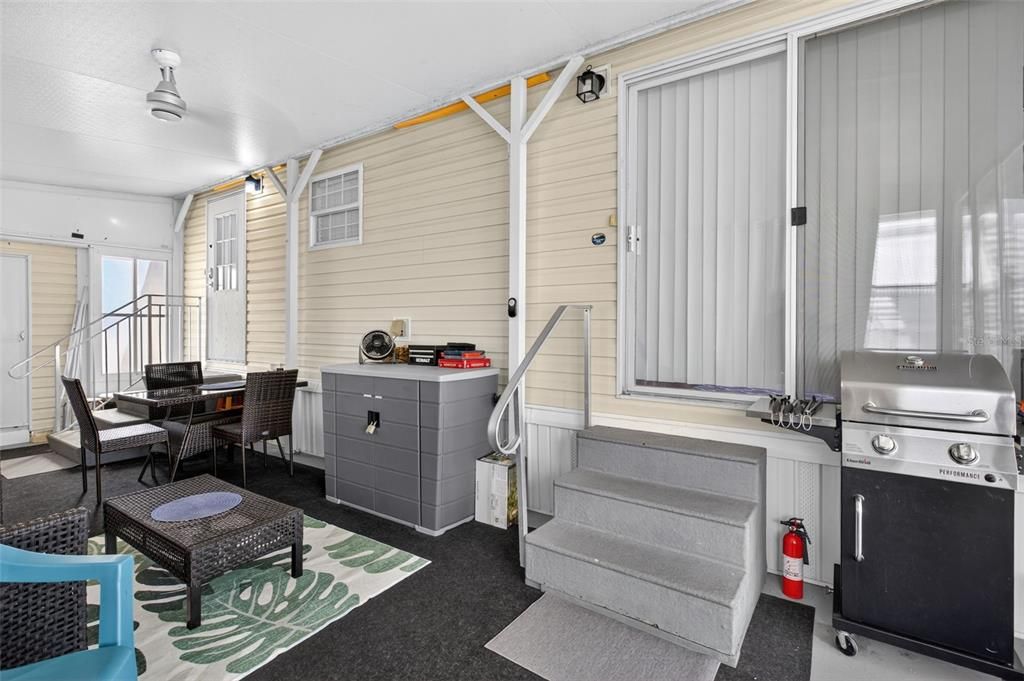 For Sale: $84,000 (1 beds, 1 baths, 404 Square Feet)