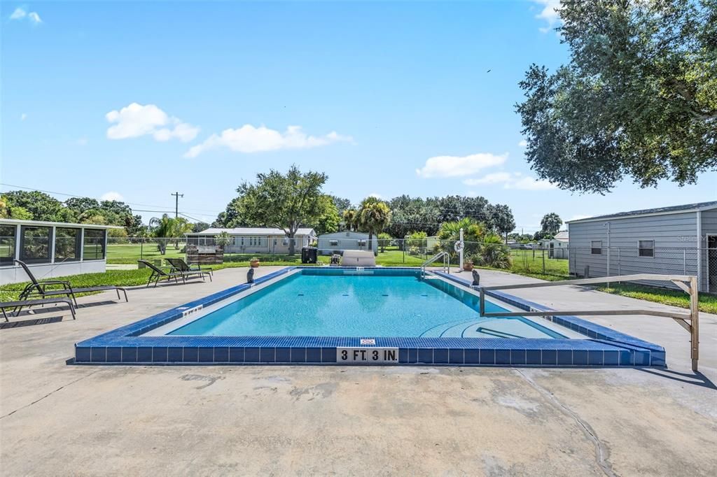 For Sale: $84,000 (1 beds, 1 baths, 404 Square Feet)