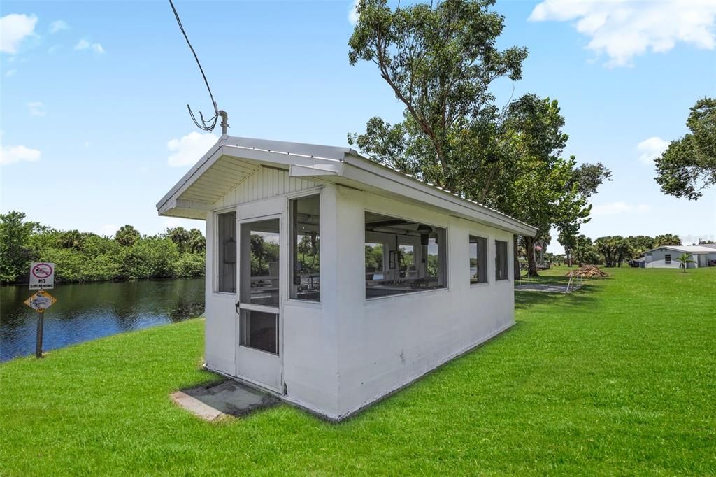 For Sale: $84,000 (1 beds, 1 baths, 404 Square Feet)