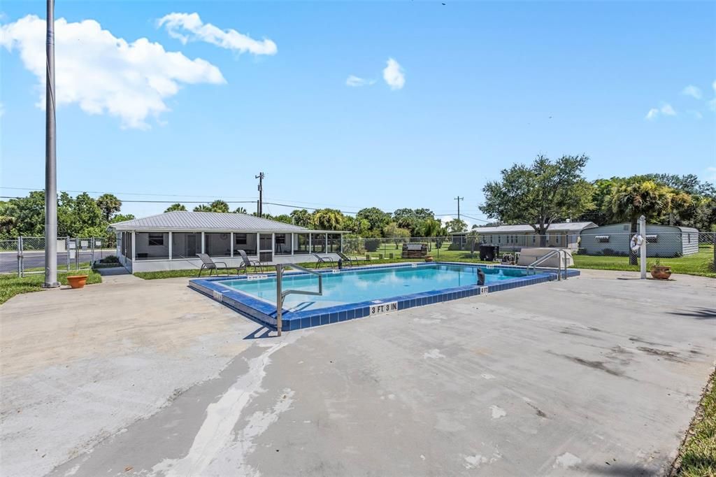 For Sale: $84,000 (1 beds, 1 baths, 404 Square Feet)