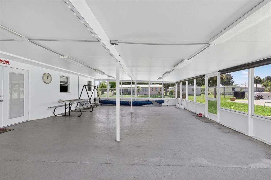 For Sale: $84,000 (1 beds, 1 baths, 404 Square Feet)