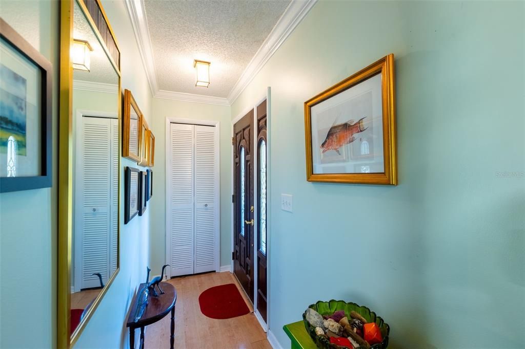 合同活跃: $375,000 (3 贝兹, 2 浴室, 1489 平方英尺)