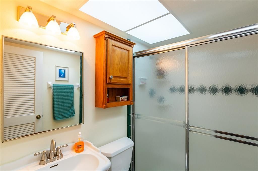 合同活跃: $375,000 (3 贝兹, 2 浴室, 1489 平方英尺)