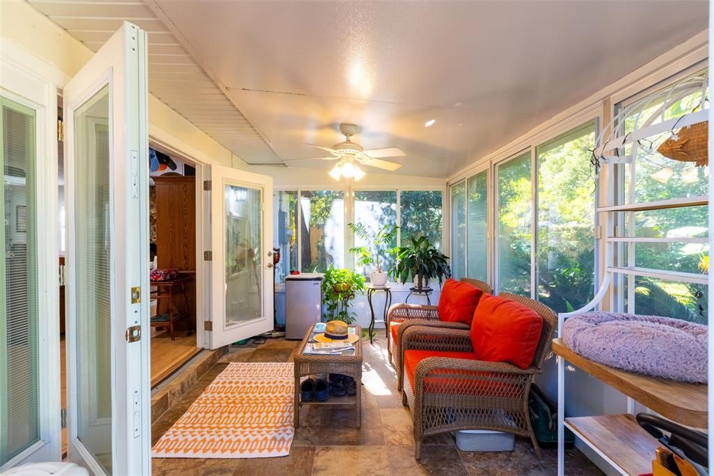 合同活跃: $375,000 (3 贝兹, 2 浴室, 1489 平方英尺)