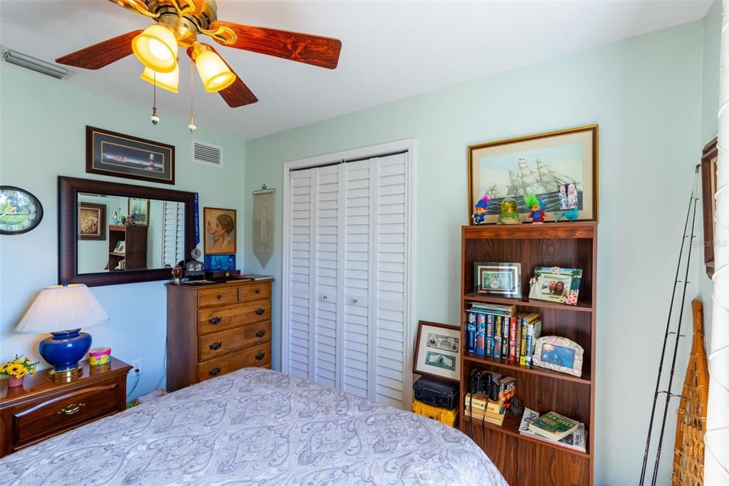 合同活跃: $375,000 (3 贝兹, 2 浴室, 1489 平方英尺)