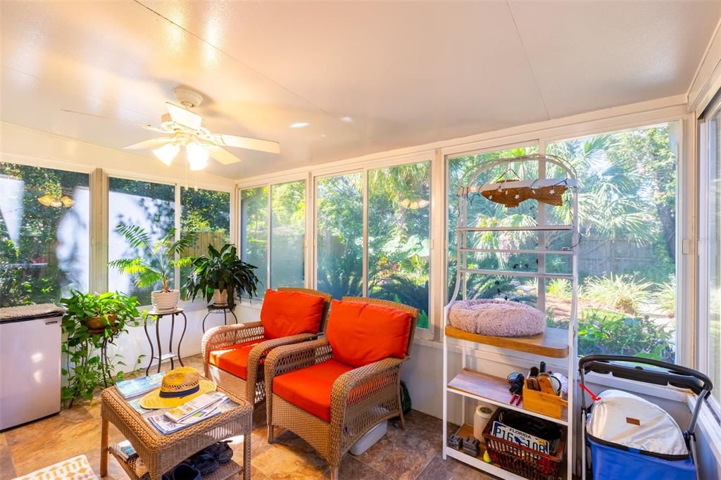 合同活跃: $375,000 (3 贝兹, 2 浴室, 1489 平方英尺)