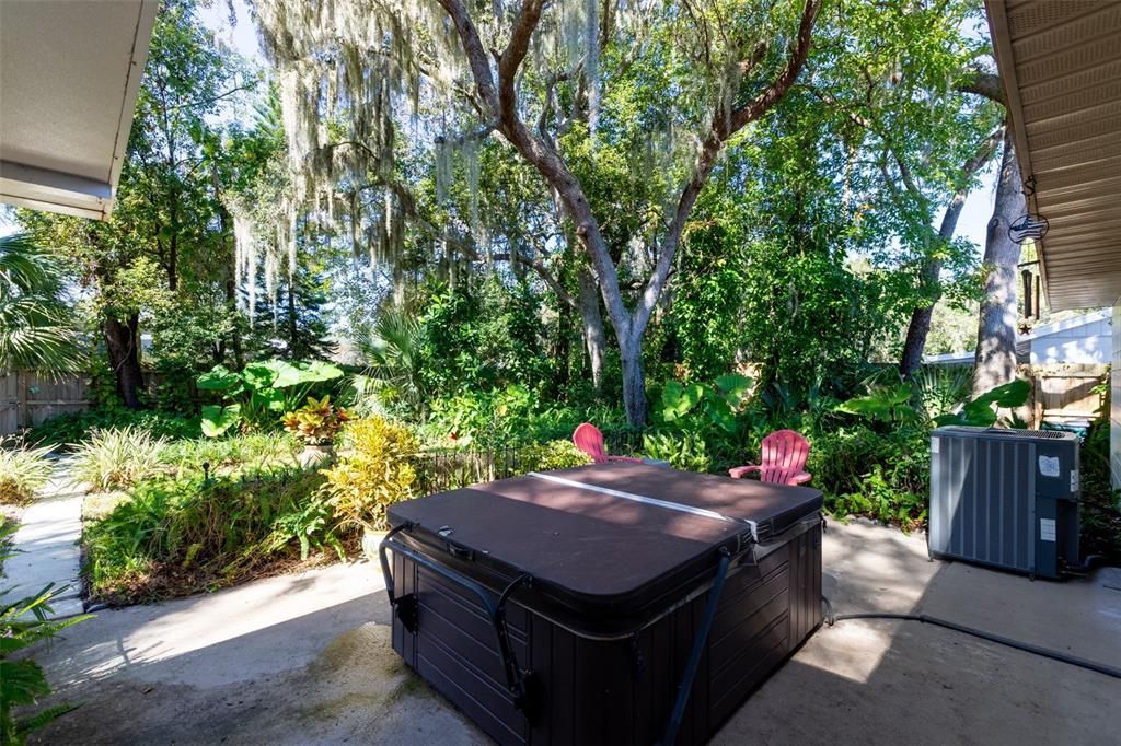 合同活跃: $375,000 (3 贝兹, 2 浴室, 1489 平方英尺)