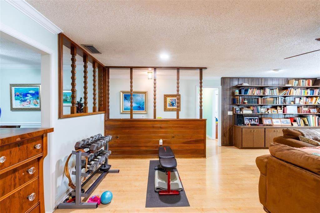 合同活跃: $375,000 (3 贝兹, 2 浴室, 1489 平方英尺)