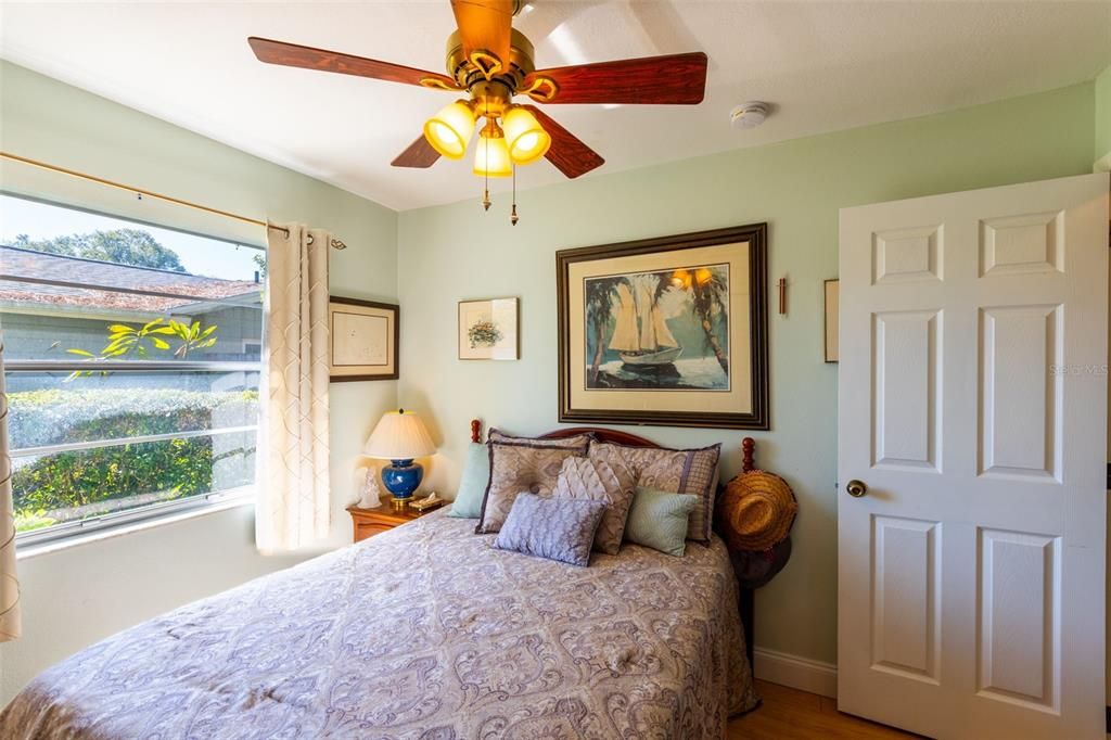 合同活跃: $375,000 (3 贝兹, 2 浴室, 1489 平方英尺)