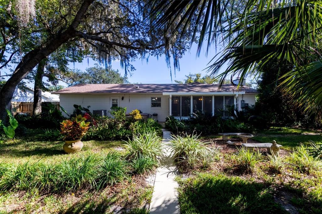 合同活跃: $375,000 (3 贝兹, 2 浴室, 1489 平方英尺)