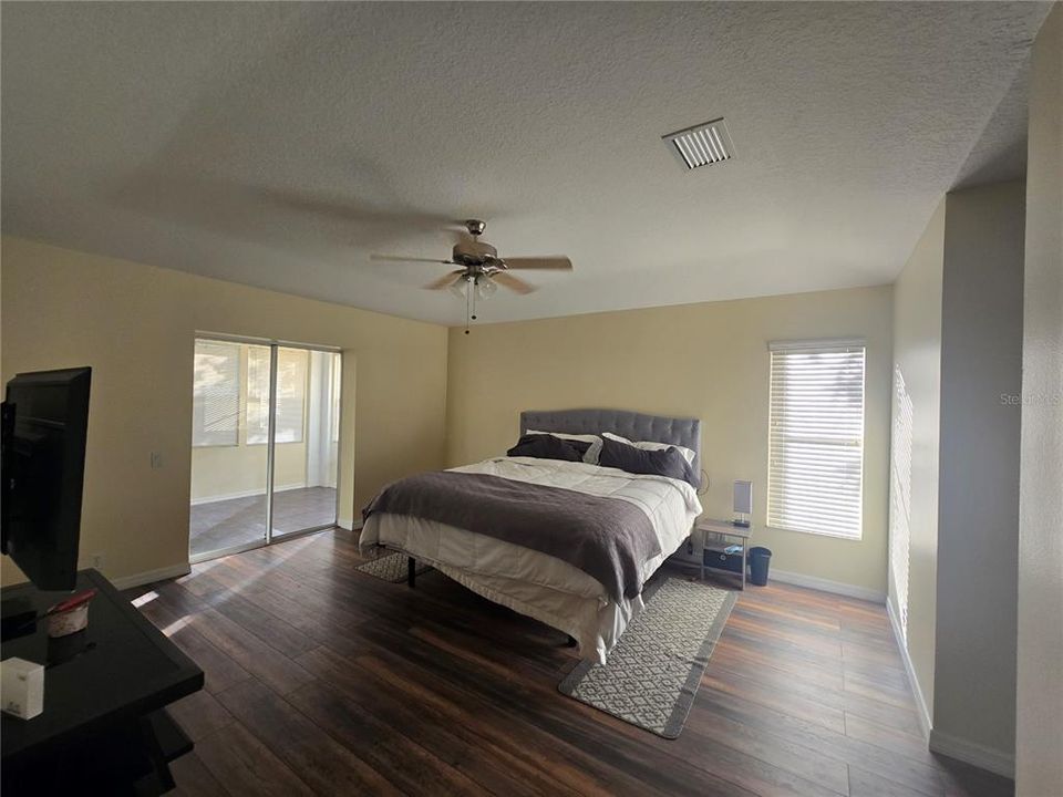 For Sale: $380,000 (3 beds, 2 baths, 1829 Square Feet)