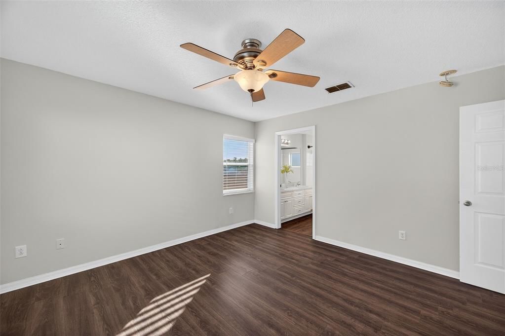 На продажу: $377,000 (3 спален, 2 ванн, 1608 Квадратных фут)