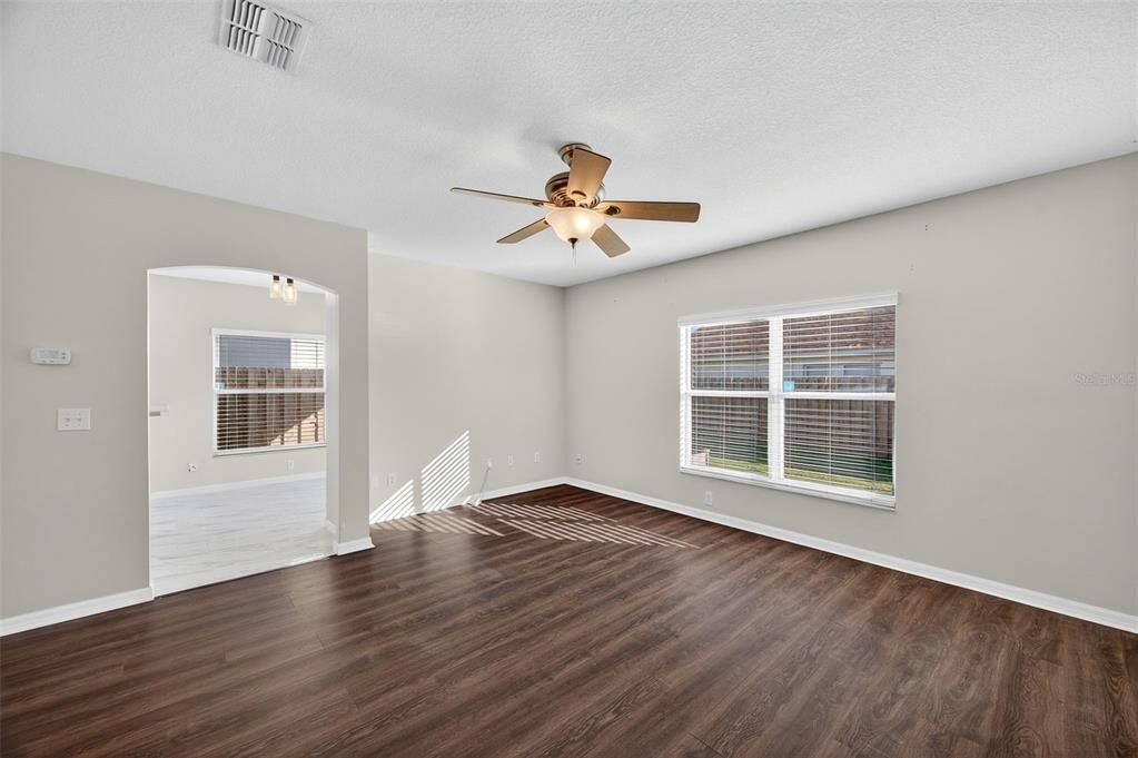 На продажу: $377,000 (3 спален, 2 ванн, 1608 Квадратных фут)