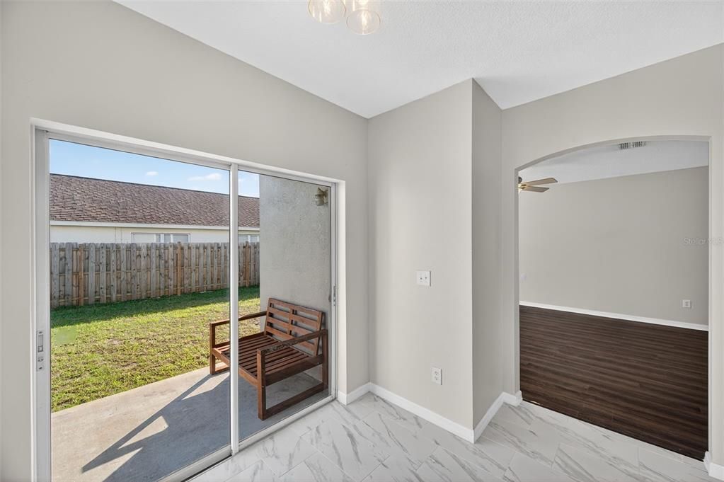 На продажу: $377,000 (3 спален, 2 ванн, 1608 Квадратных фут)