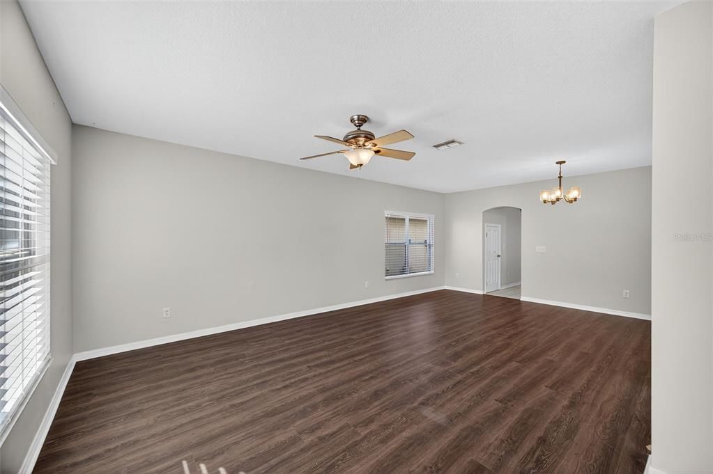 На продажу: $377,000 (3 спален, 2 ванн, 1608 Квадратных фут)