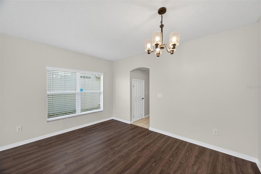 На продажу: $377,000 (3 спален, 2 ванн, 1608 Квадратных фут)