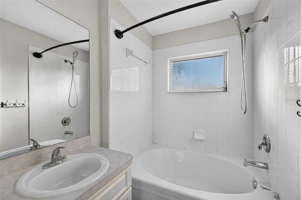 На продажу: $377,000 (3 спален, 2 ванн, 1608 Квадратных фут)