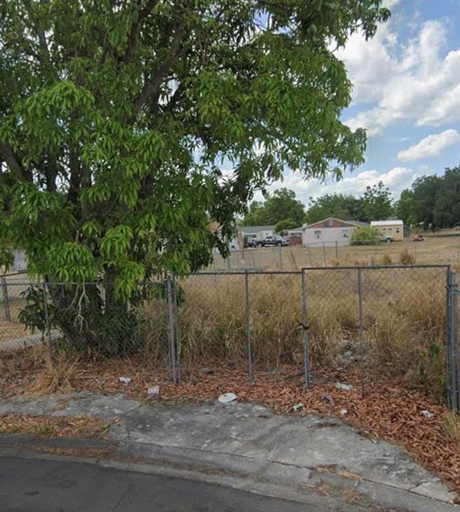 На продажу: $18,600 (0.15 acres)