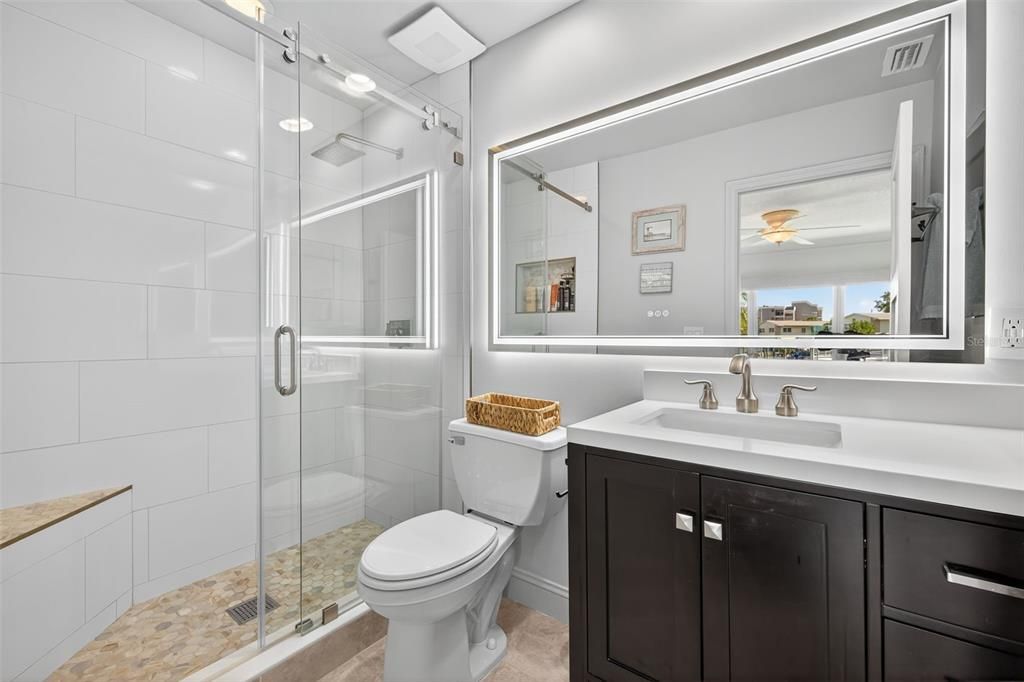 Active With Contract: $499,900 (2 beds, 2 baths, 1005 Square Feet)