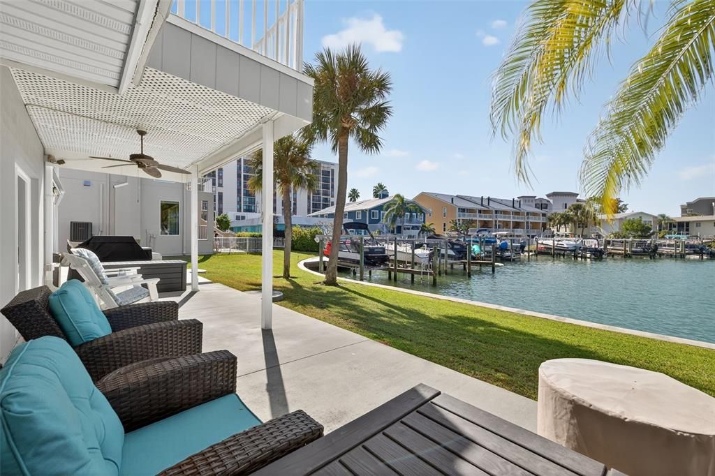 Active With Contract: $499,900 (2 beds, 2 baths, 1005 Square Feet)