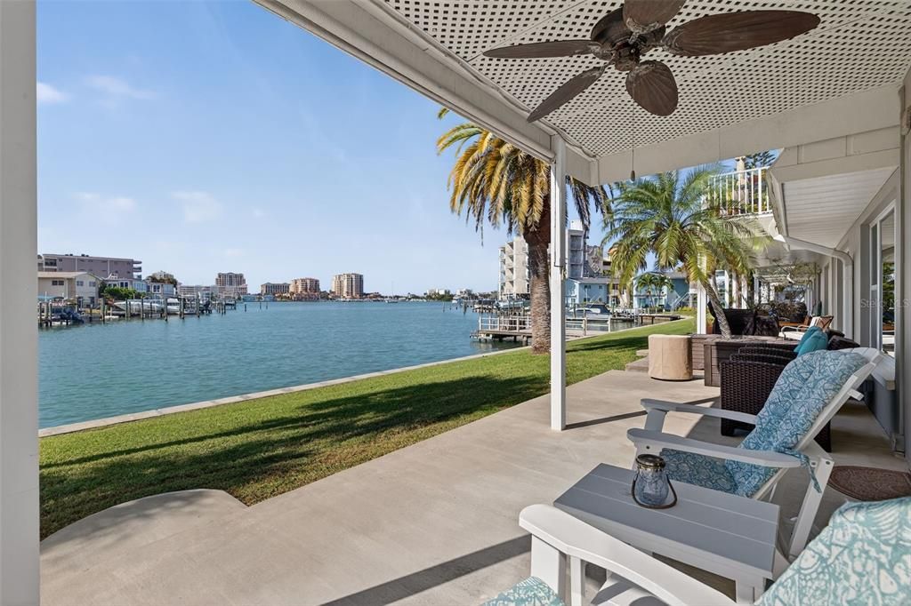 Active With Contract: $499,900 (2 beds, 2 baths, 1005 Square Feet)