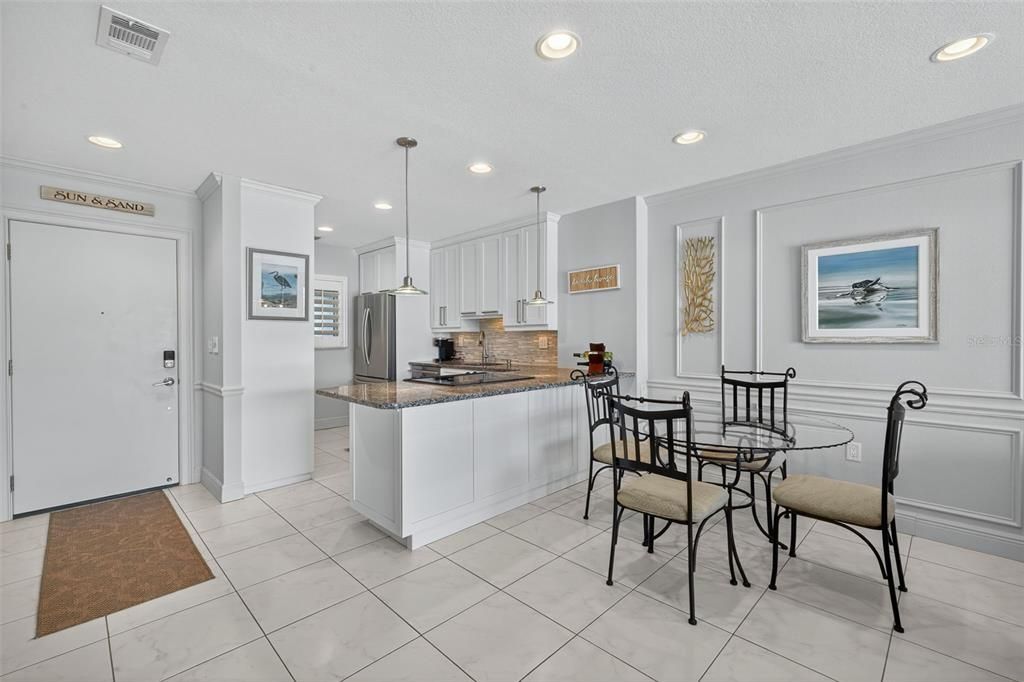 Active With Contract: $499,900 (2 beds, 2 baths, 1005 Square Feet)