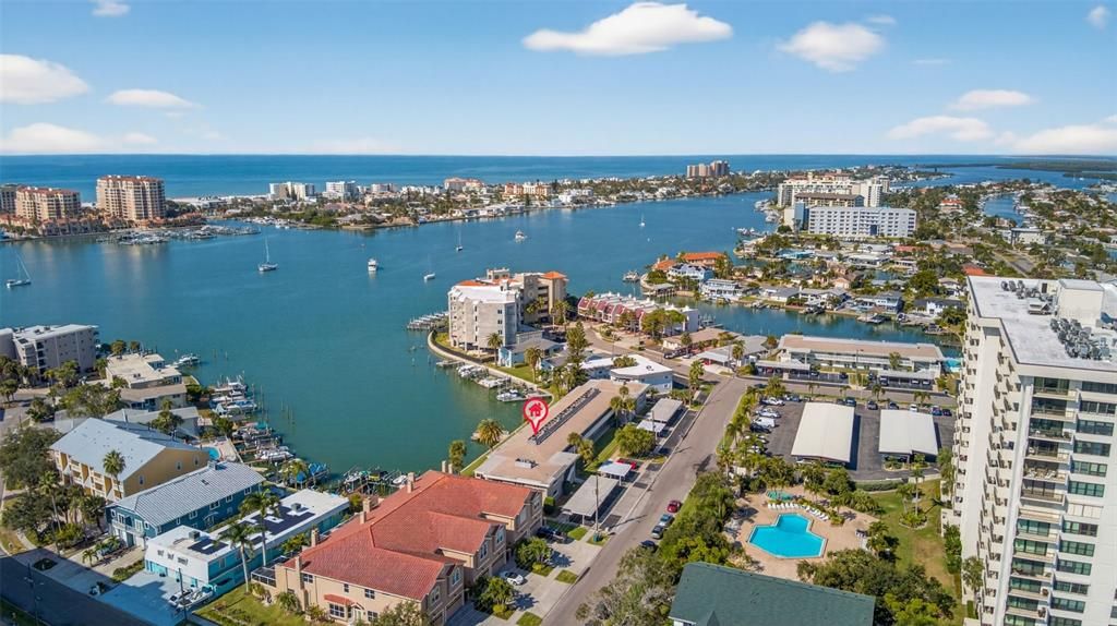 Active With Contract: $499,900 (2 beds, 2 baths, 1005 Square Feet)