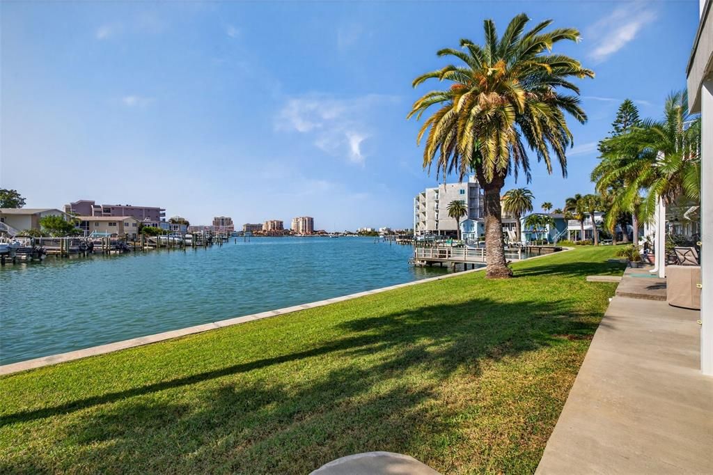 Active With Contract: $499,900 (2 beds, 2 baths, 1005 Square Feet)