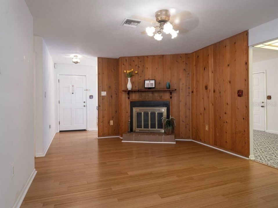 En Venta: $349,000 (3 camas, 2 baños, 1532 Pies cuadrados)