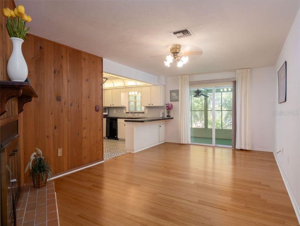 En Venta: $349,000 (3 camas, 2 baños, 1532 Pies cuadrados)