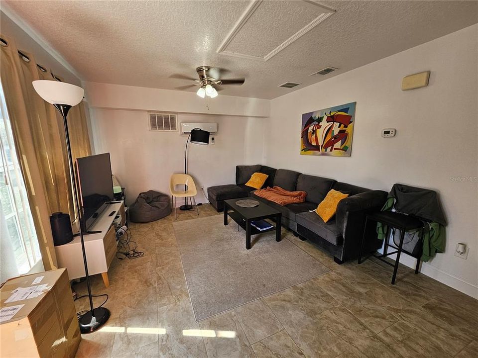 En Renta: $1,200 (1 camas, 1 baños, 811 Pies cuadrados)