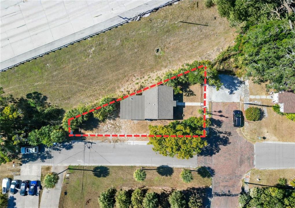 For Rent: $2,100 (2 beds, 1 baths, 916 Square Feet)