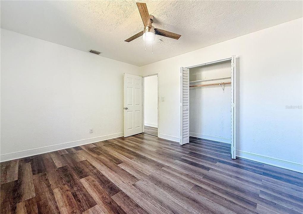 For Rent: $2,100 (2 beds, 1 baths, 916 Square Feet)