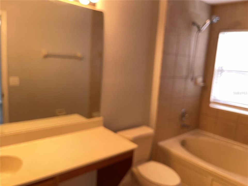 For Rent: $1,900 (3 beds, 2 baths, 1409 Square Feet)