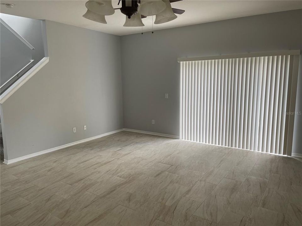 For Rent: $1,900 (3 beds, 2 baths, 1409 Square Feet)