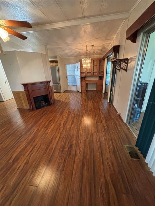 待售: $130,000 (2 贝兹, 2 浴室, 1058 平方英尺)