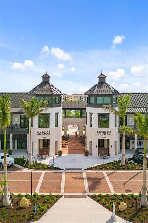 En Venta: $879,000 (3 camas, 2 baños, 2427 Pies cuadrados)