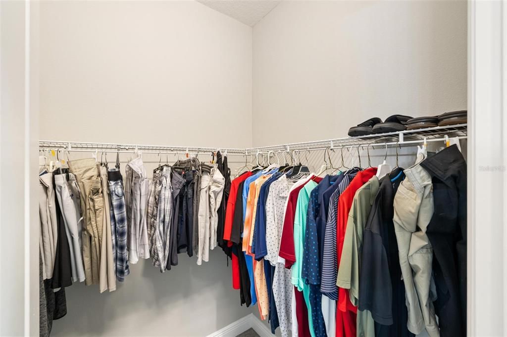 En Venta: $879,000 (3 camas, 2 baños, 2427 Pies cuadrados)