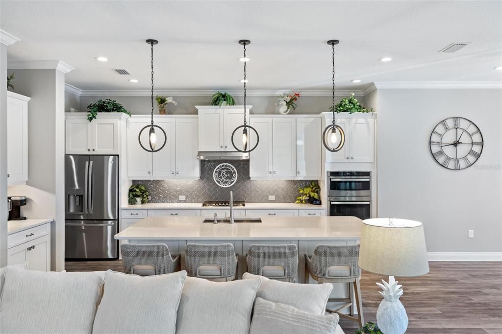 En Venta: $879,000 (3 camas, 2 baños, 2427 Pies cuadrados)