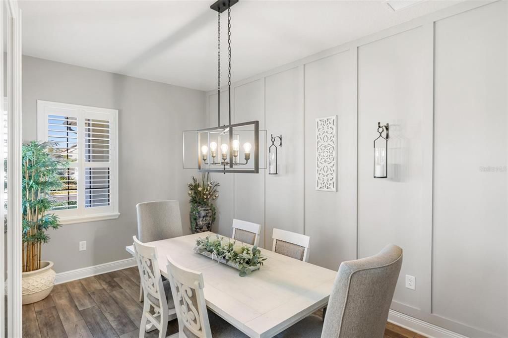 En Venta: $879,000 (3 camas, 2 baños, 2427 Pies cuadrados)