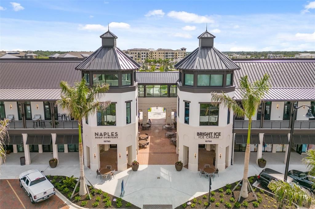 En Venta: $879,000 (3 camas, 2 baños, 2427 Pies cuadrados)