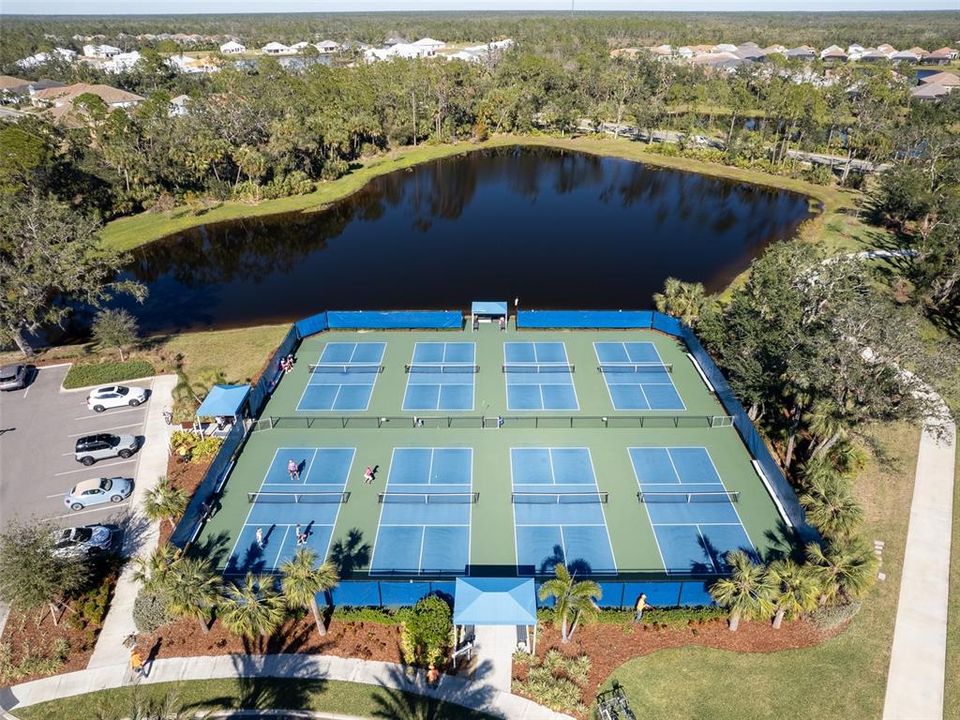 En Venta: $879,000 (3 camas, 2 baños, 2427 Pies cuadrados)