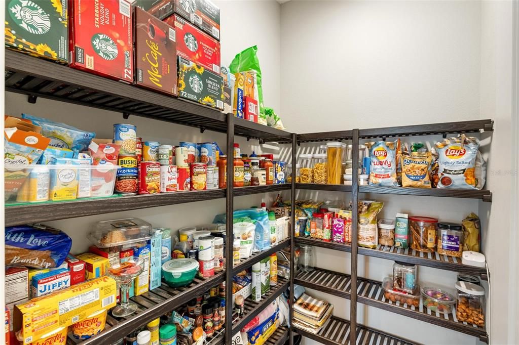 En Venta: $879,000 (3 camas, 2 baños, 2427 Pies cuadrados)