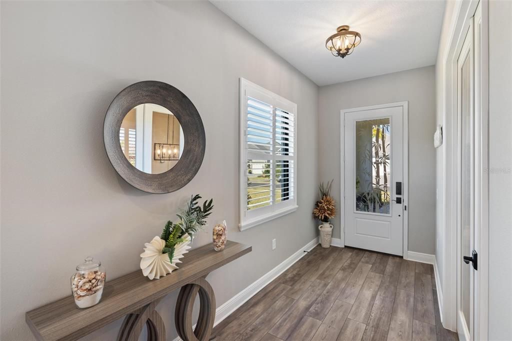 En Venta: $879,000 (3 camas, 2 baños, 2427 Pies cuadrados)