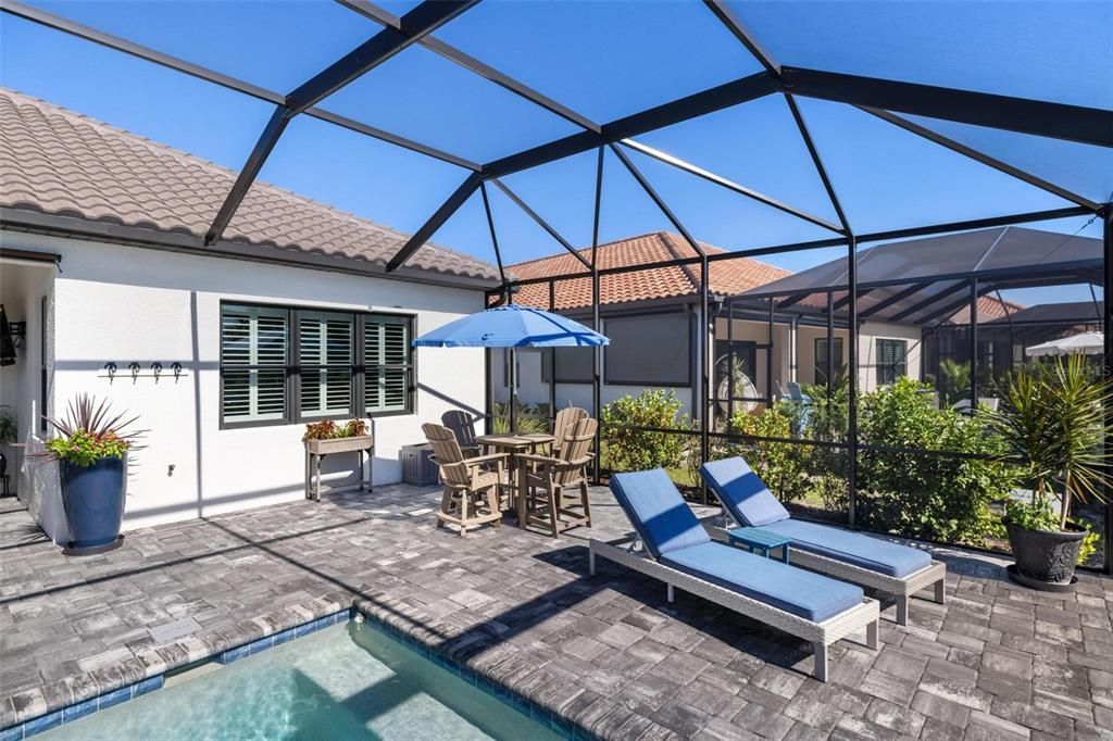 En Venta: $879,000 (3 camas, 2 baños, 2427 Pies cuadrados)