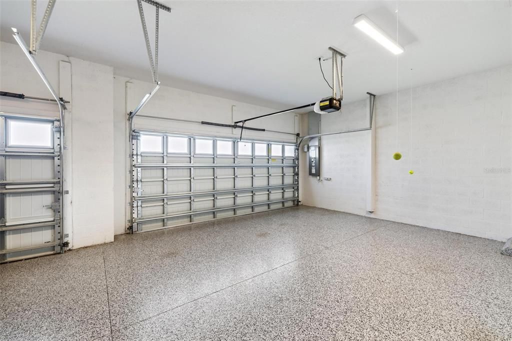 En Venta: $879,000 (3 camas, 2 baños, 2427 Pies cuadrados)